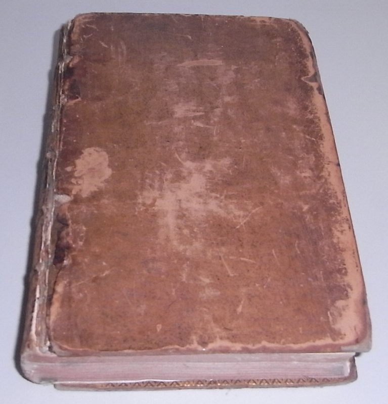 De rebus ad Velitras Gestis. Comentarius ad Trojanum Aquavivam Aragonium...(1752) (Editio altera, priori emendatior). Encuadernado junto con Commentariorum de bello italico. Liber I y II. Editio prima (1750)