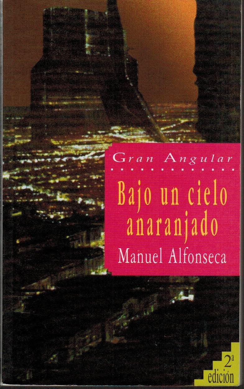 Bajo un cielo anaranjado