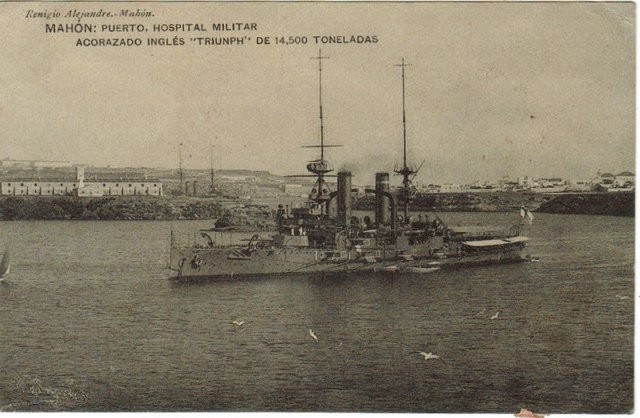Mahón: Puerto, hospital militar. Acorazado inglés 'Triunph' de 14,500 toneladas