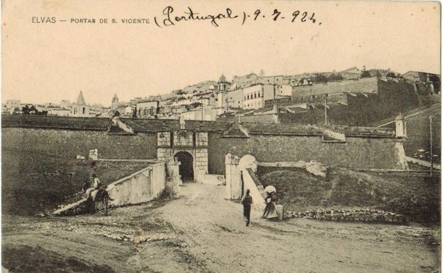 Tarjeta Postal. Elvas. Portas de S. Vicente